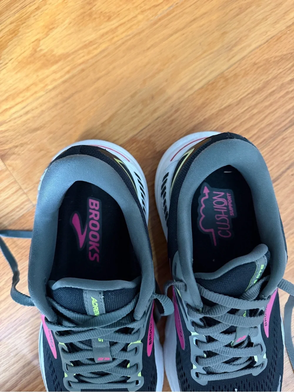 Brooks Adrenaline Women’s Black Running Shoes with Pink and Lime Accents Size 7